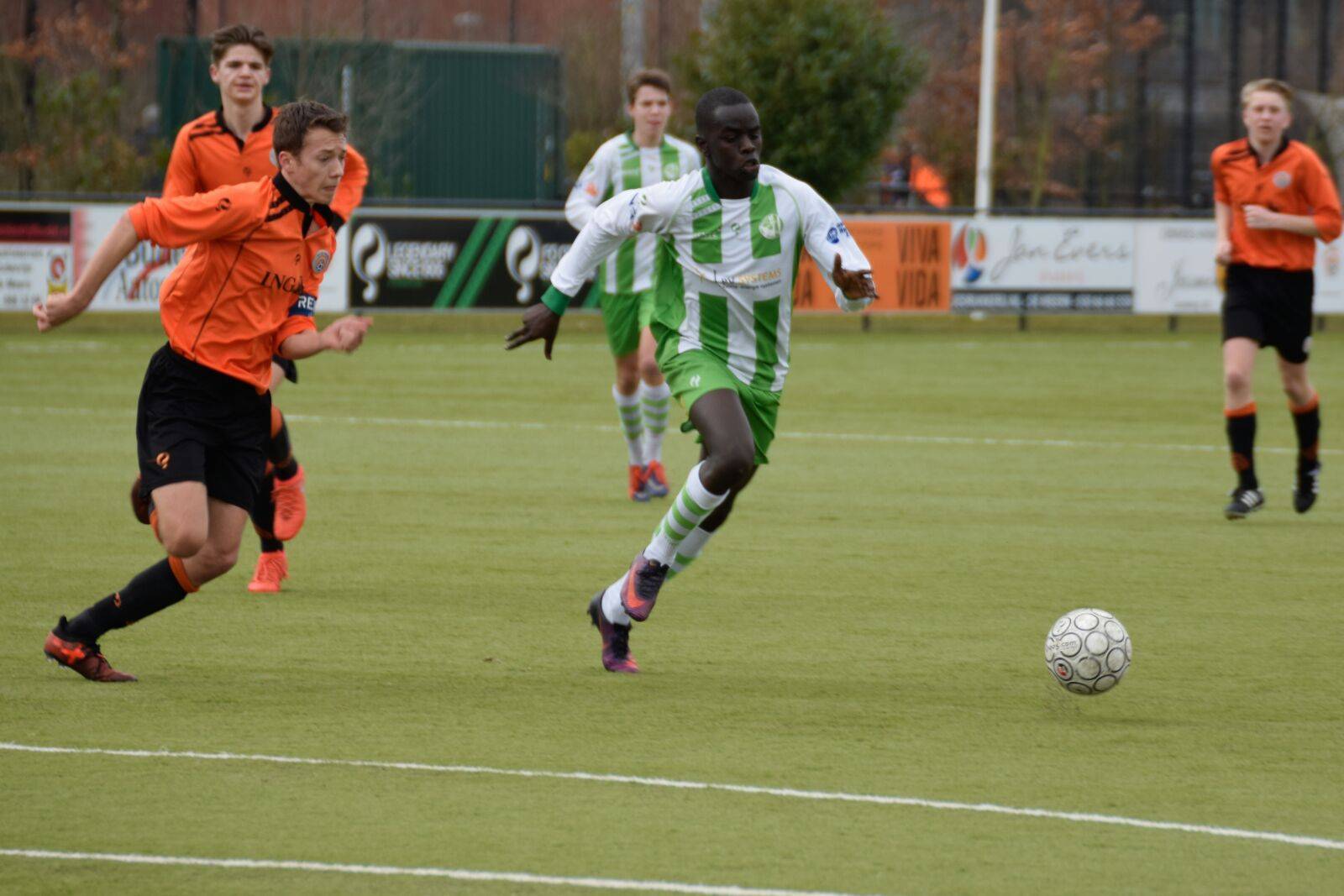 Stephen Akot heeft zijn 1e doelpunt te pakken!