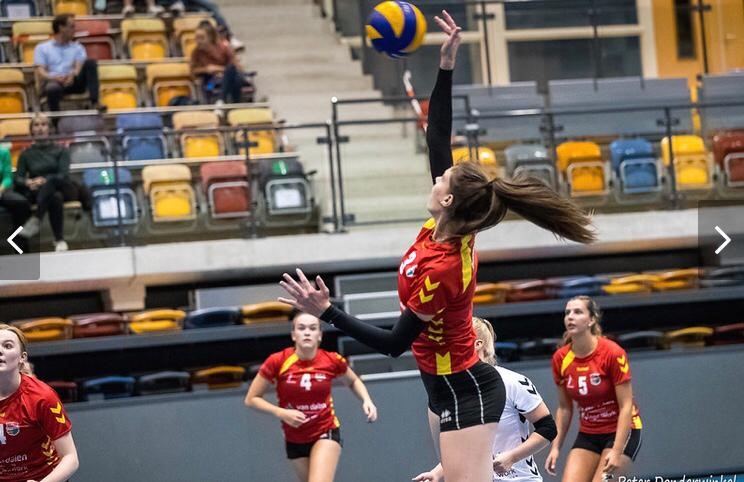 Volleybalster Sara van Gisteren naar Indian Hills!