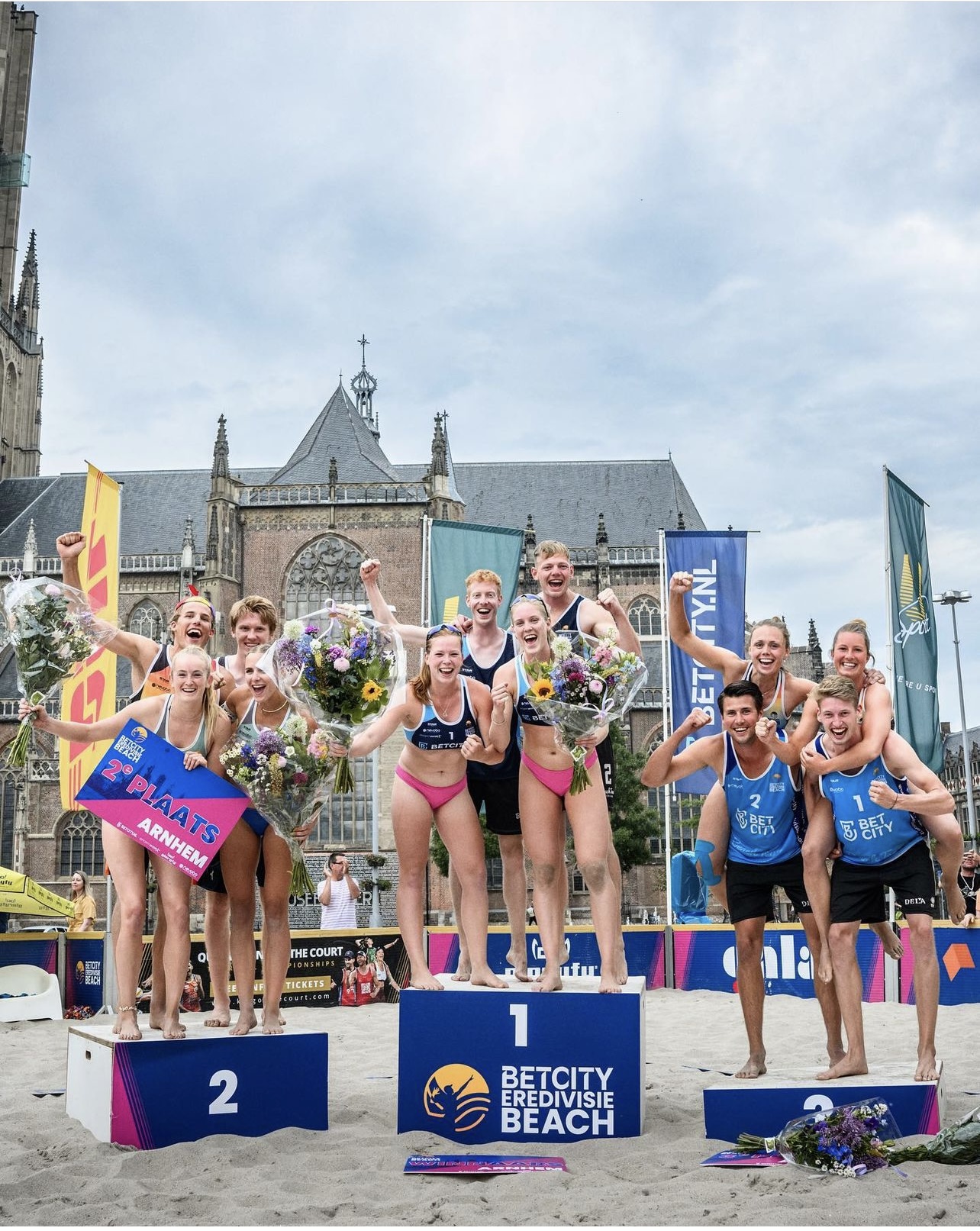 NK Beachvolleybal met Lisa, Kyran en Calvin.